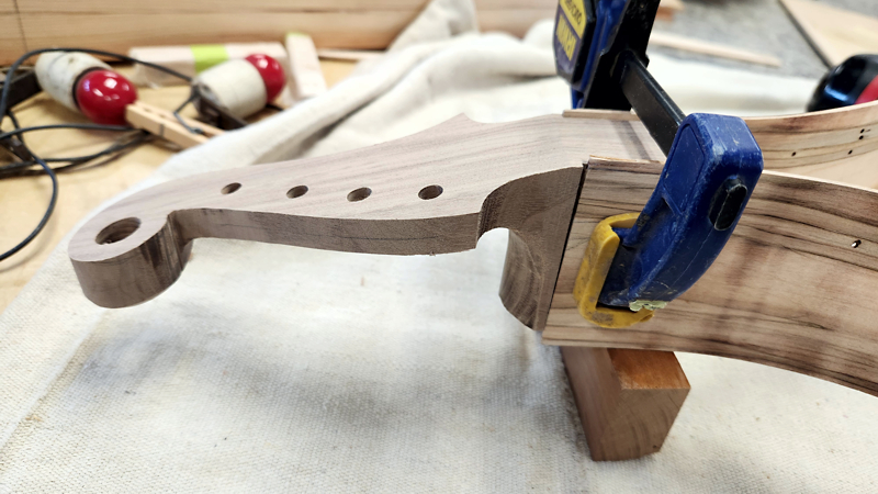 Headstock_01